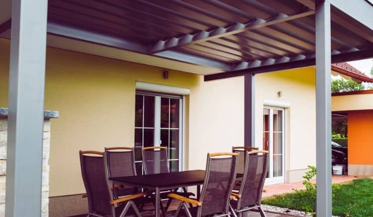 Jolie pergola dans un jardin (3)
